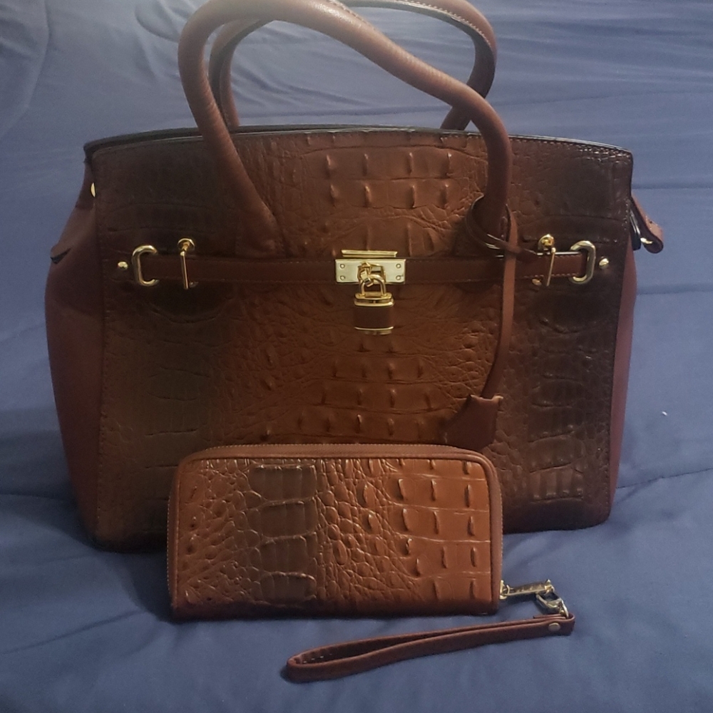 HandBag with matching wallet